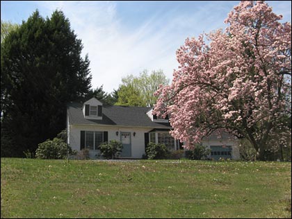 The Birdsong Bed & Breakfast - Scenic and Serene lodging in Amherst, Massachusetts